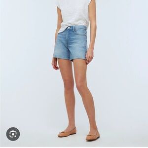 Madewell Perfect Mid-Length Jean Short in Light Wash